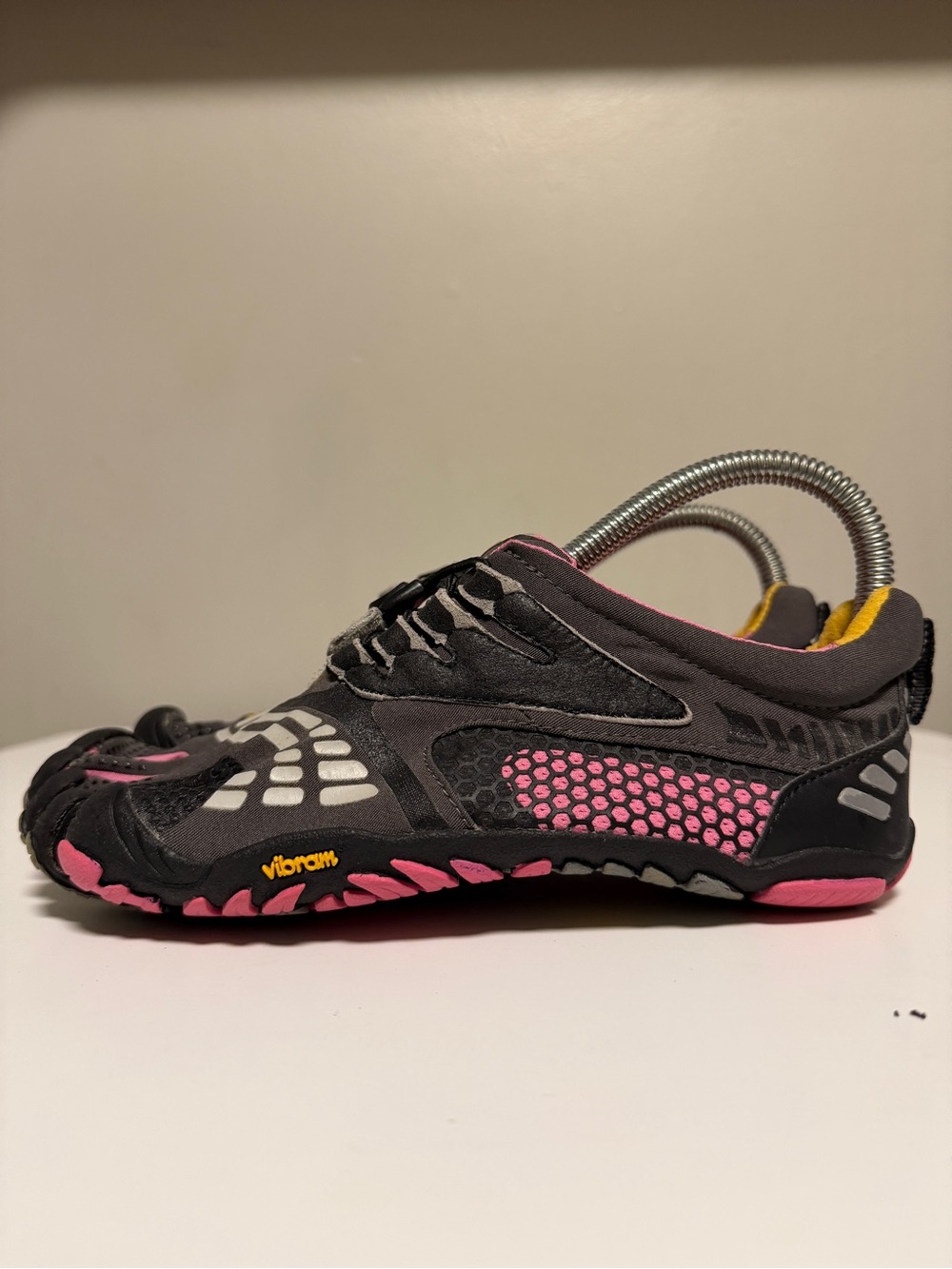 Vibram FiveFingers KMD Shoe LS W3753 Gray Black Pink Women’s EU 39 US 8-8.5